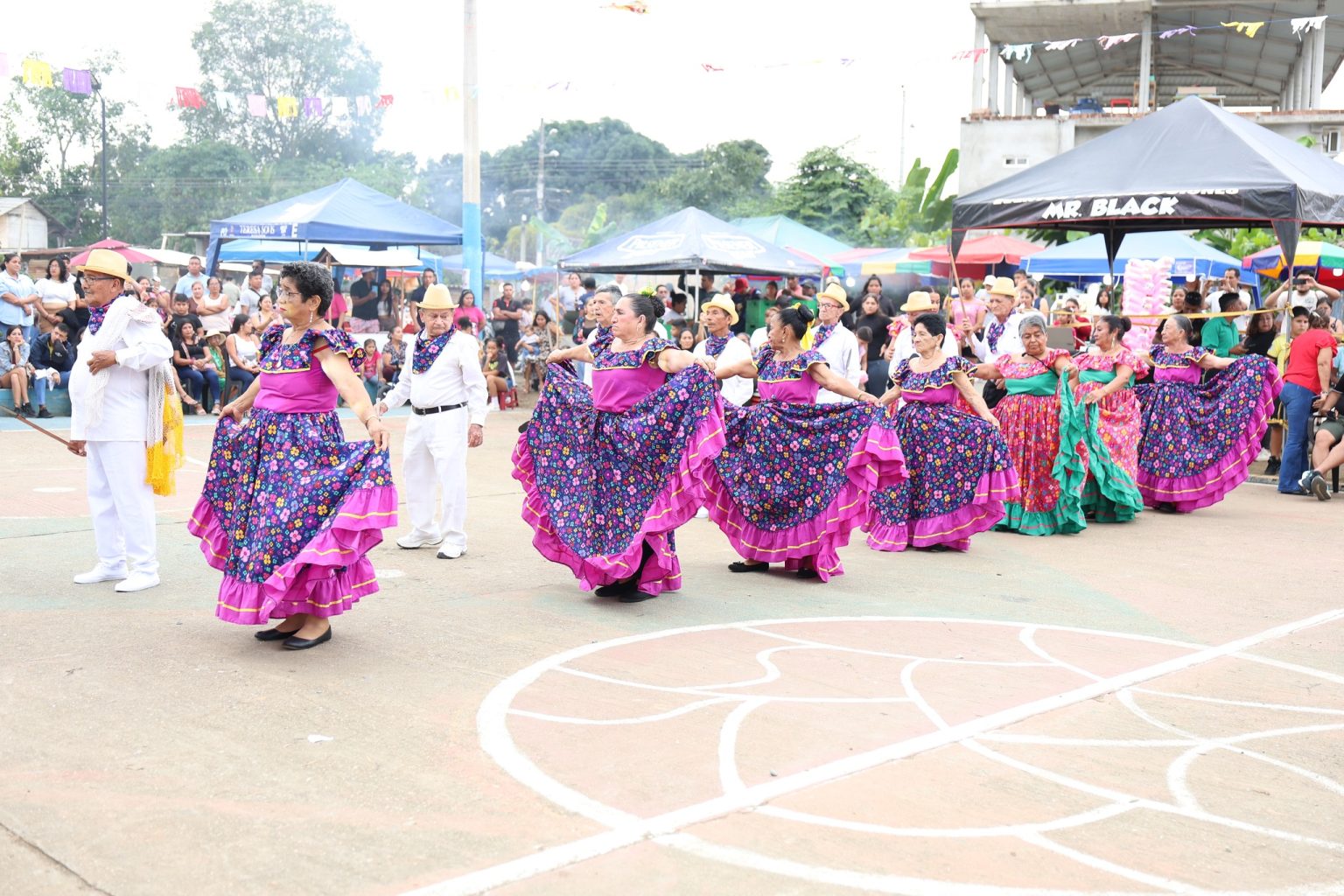 573624435_749978784771860_1048876925310856171_n