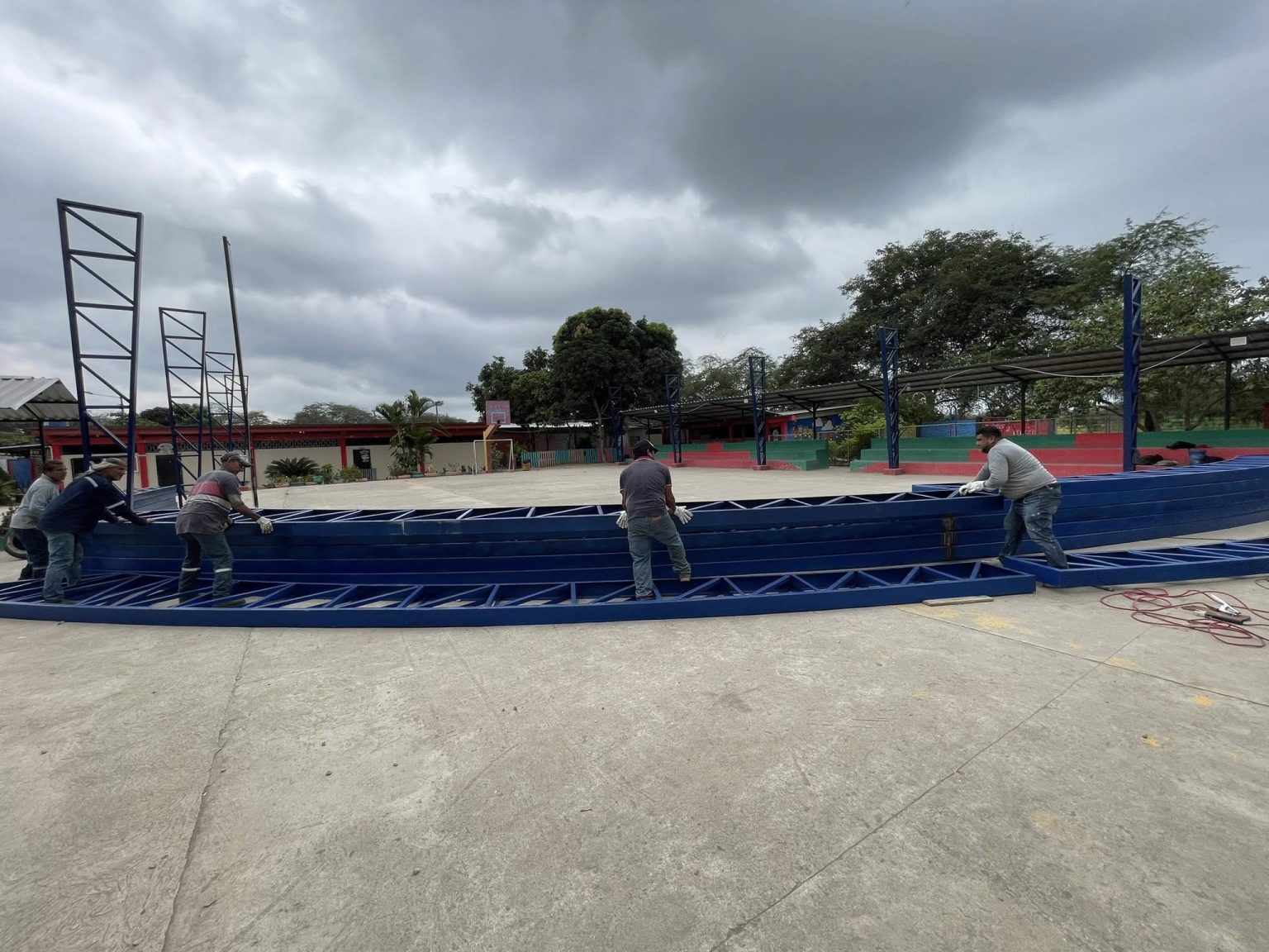 585463090_765559279880477_4461555793146605954_n