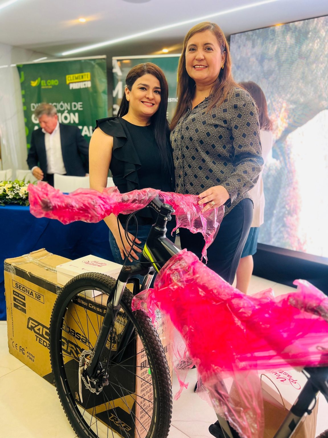 586228951_765554716547600_2613141281377692629_n